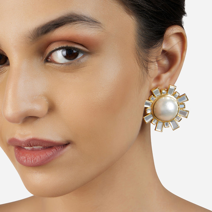 Perla Deco Stud Earrings