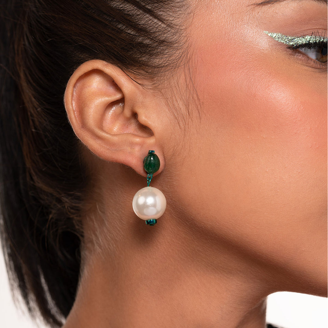 Zeenat Mismatched Pearl Earrings