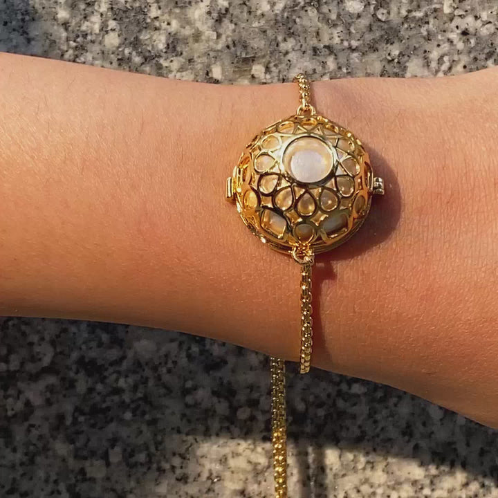 Isharya Icon Pearl Bracelet