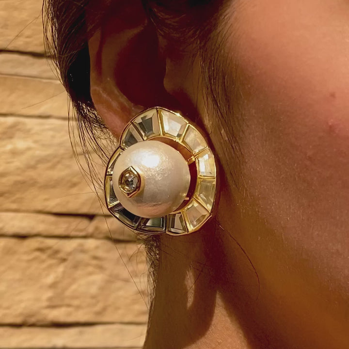 Amara Pearl Circle Stud Earrings