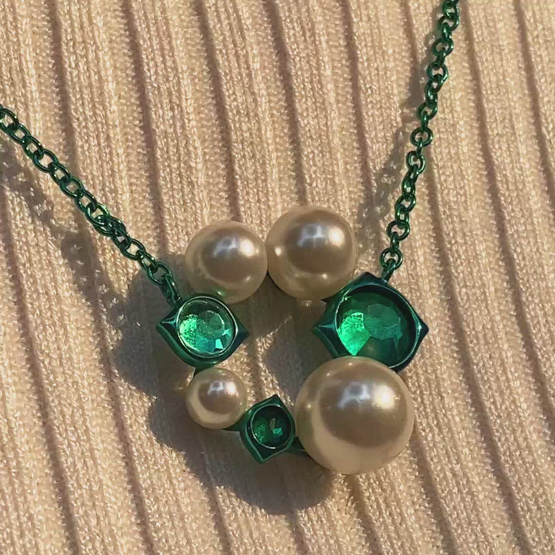 Zeenat Pearl Necklace