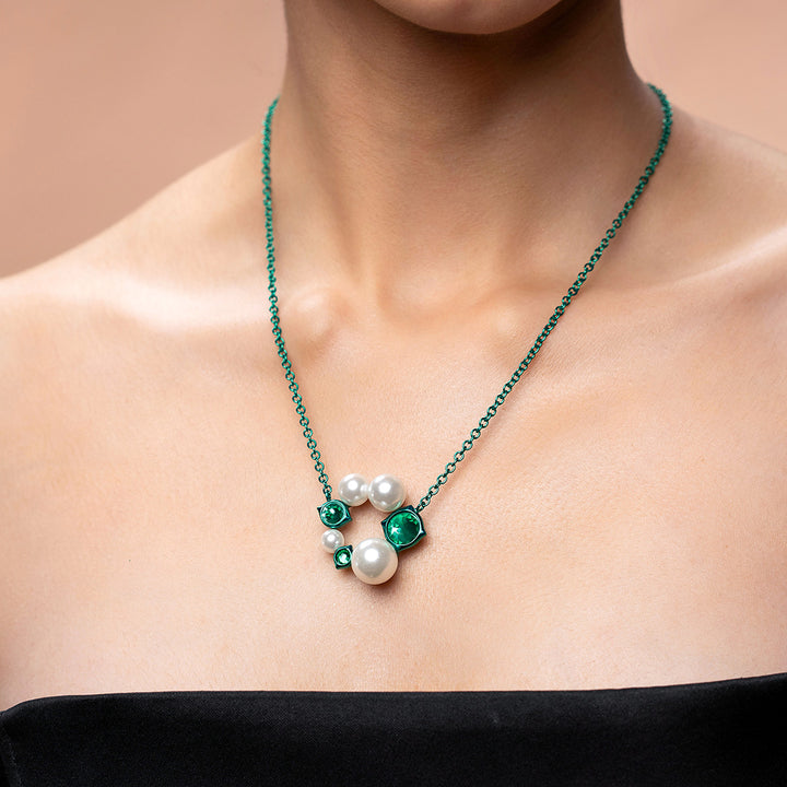 Zeenat Pearl Necklace