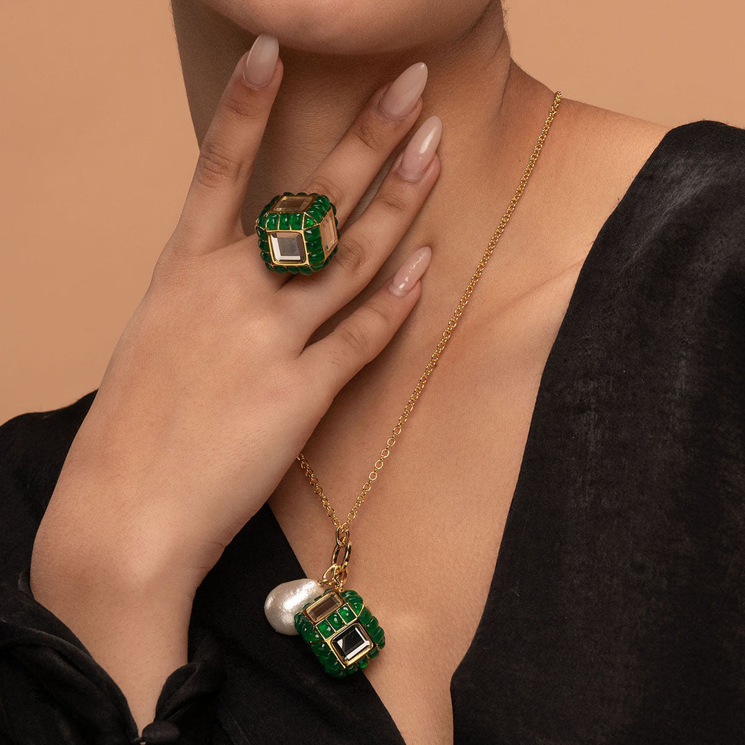 Amuse Hydro Emerald Dice Ring