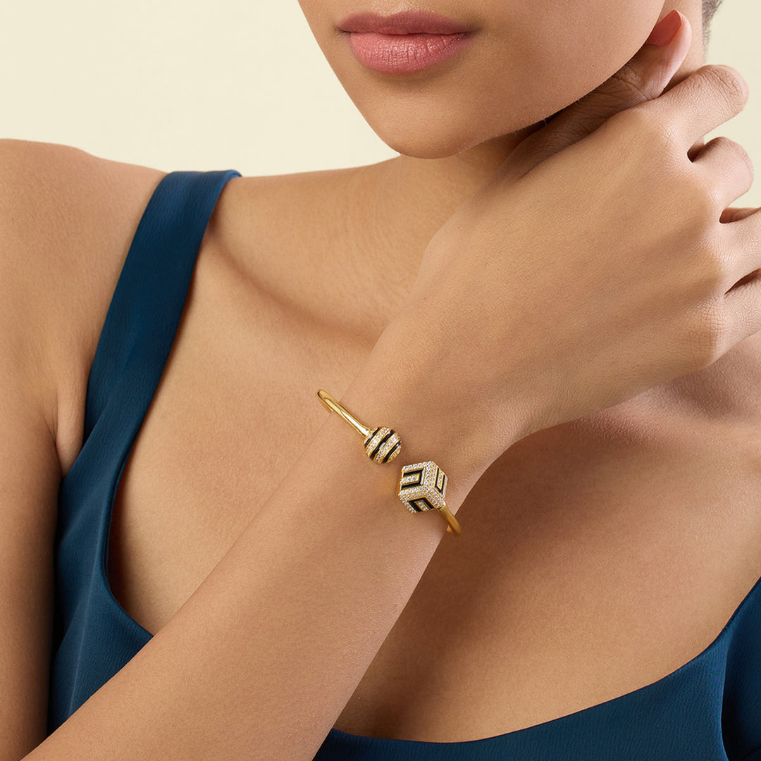 Transcenta Cuff Bracelet In 18Kt Gold Plated