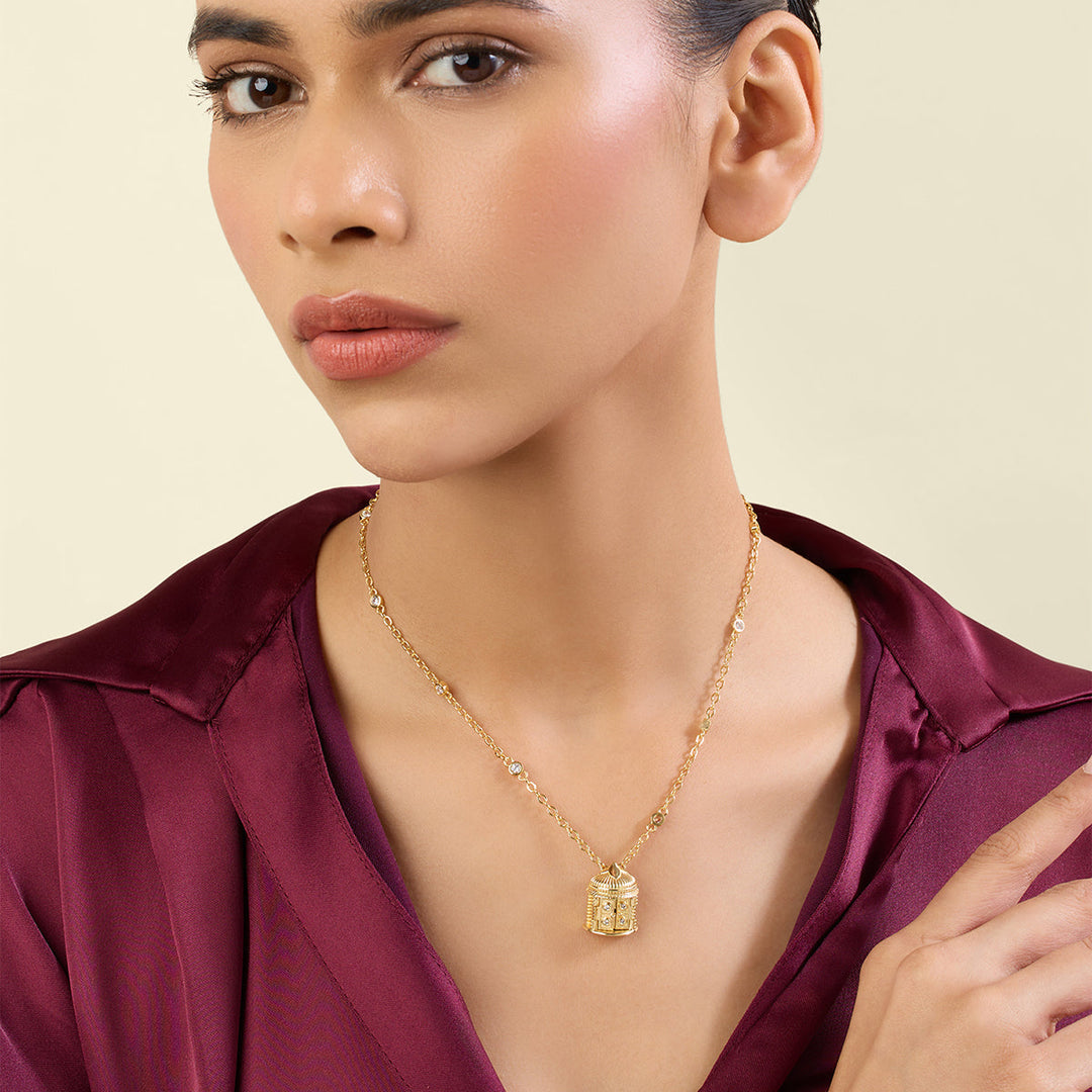 Manzana Pendant Necklace 