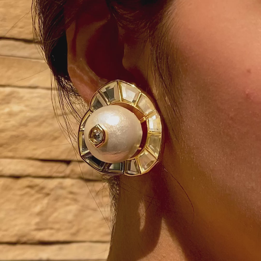 Amara Pearl Circle Stud Earrings